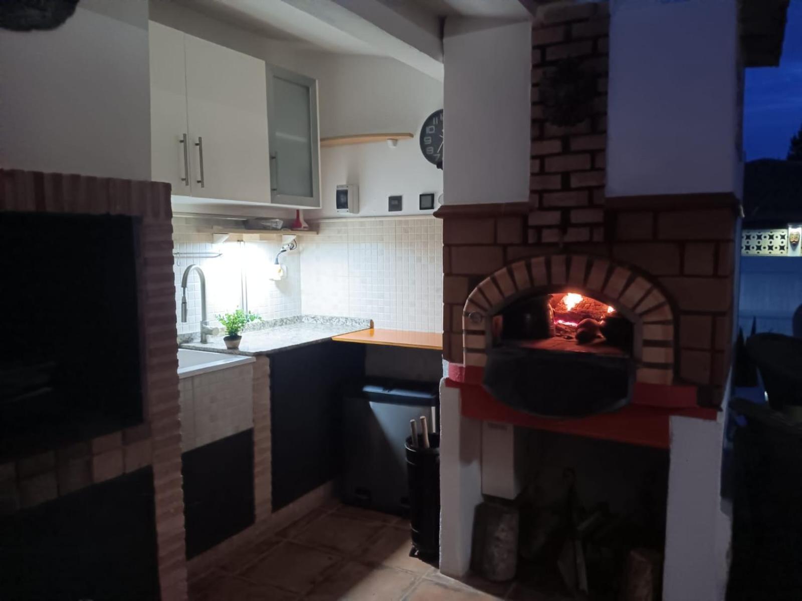 Appartamento La Casa De Huespedes La Pobla de Vallbona Esterno foto