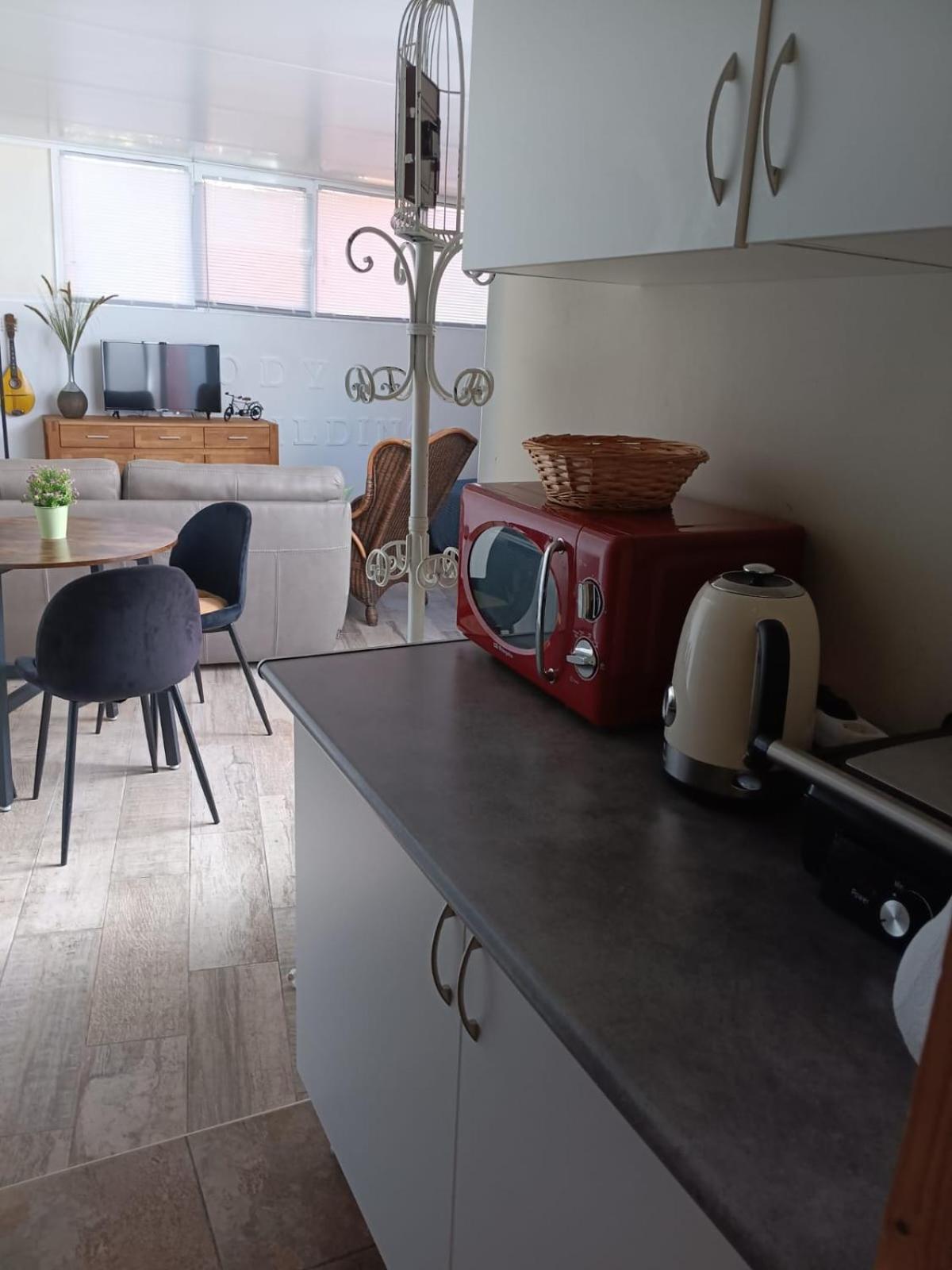 Appartamento La Casa De Huespedes La Pobla de Vallbona Esterno foto